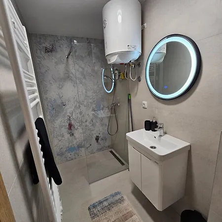 Nikola Appartement *